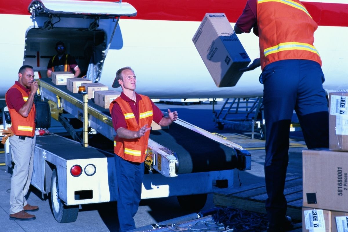 What Is The Difference Between Cargo and Freight Insurance?